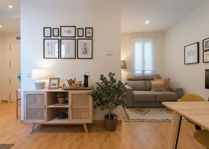 Fee4Me. Elegant Flat A Few Minutes From Atocha.